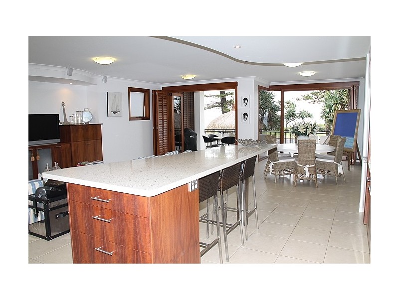 1/6 Marine Pde, Miami QLD 4220