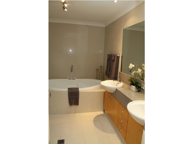 1/6 Marine Pde, Miami QLD 4220