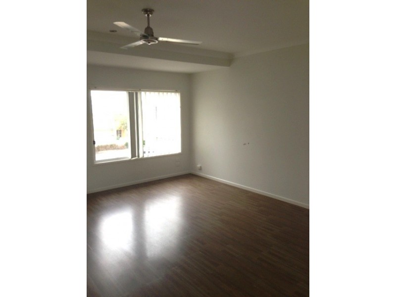 5/8 Alexandrina Drive, Varsity Lakes QLD 4227