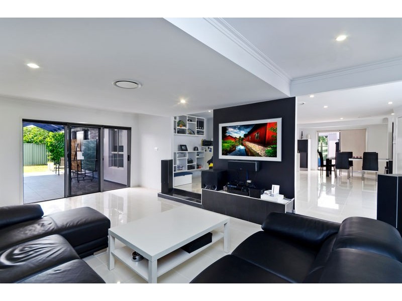 5 Rotorua Place, Clear Island Waters QLD 4226