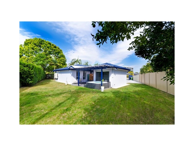 5 Rotorua Place, Clear Island Waters QLD 4226
