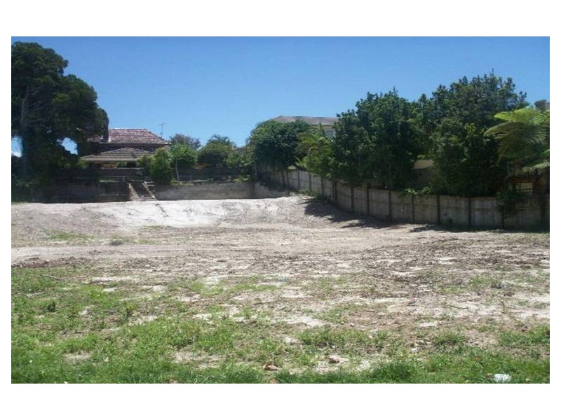 3 Chester Terrace, Southport QLD 4215