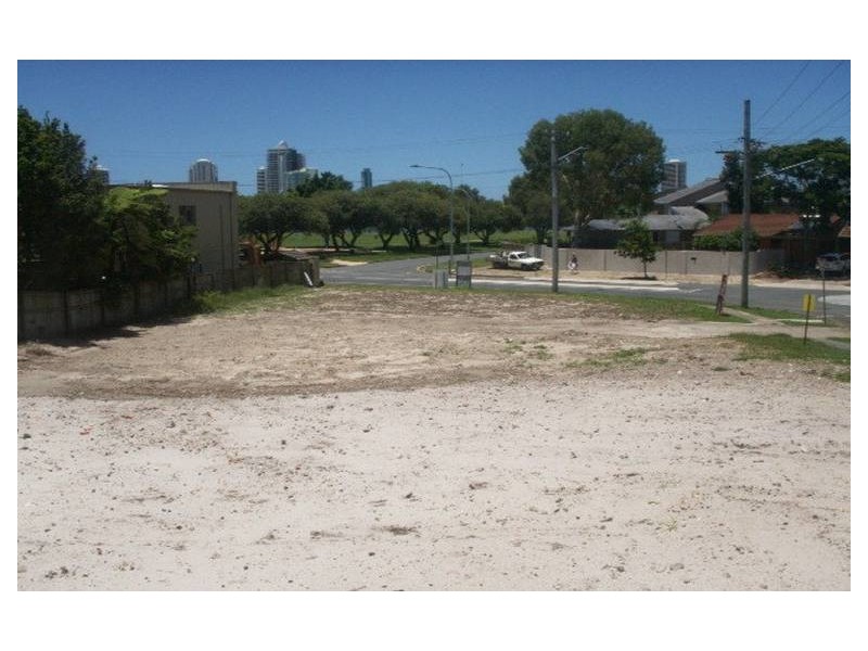 3 Chester Terrace, Southport QLD 4215