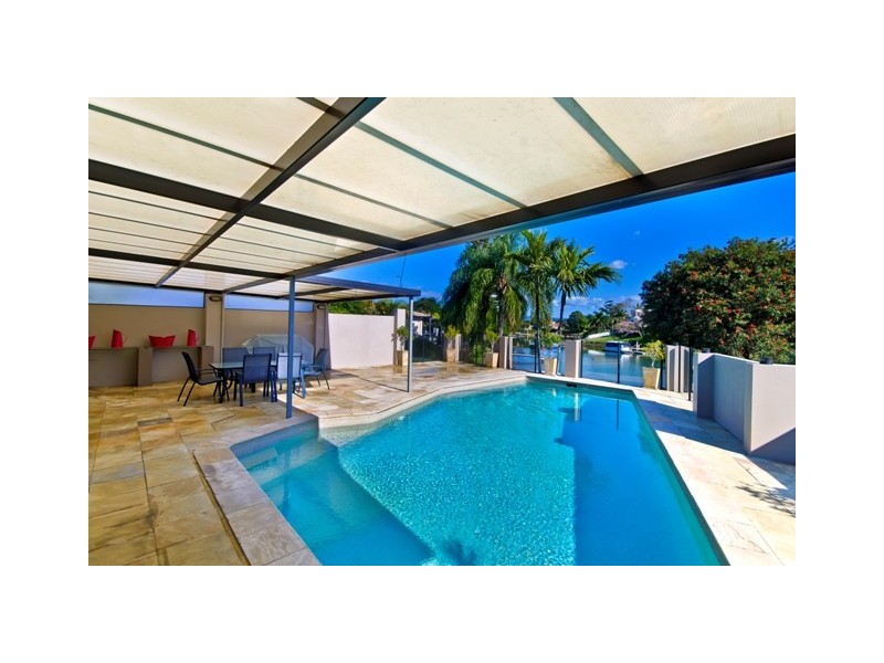 5 Village High Road, Benowa QLD 4217