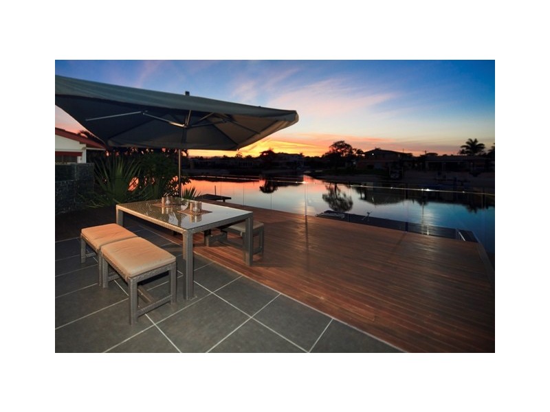 17 Mexicali Court, Broadbeach Waters QLD 4218