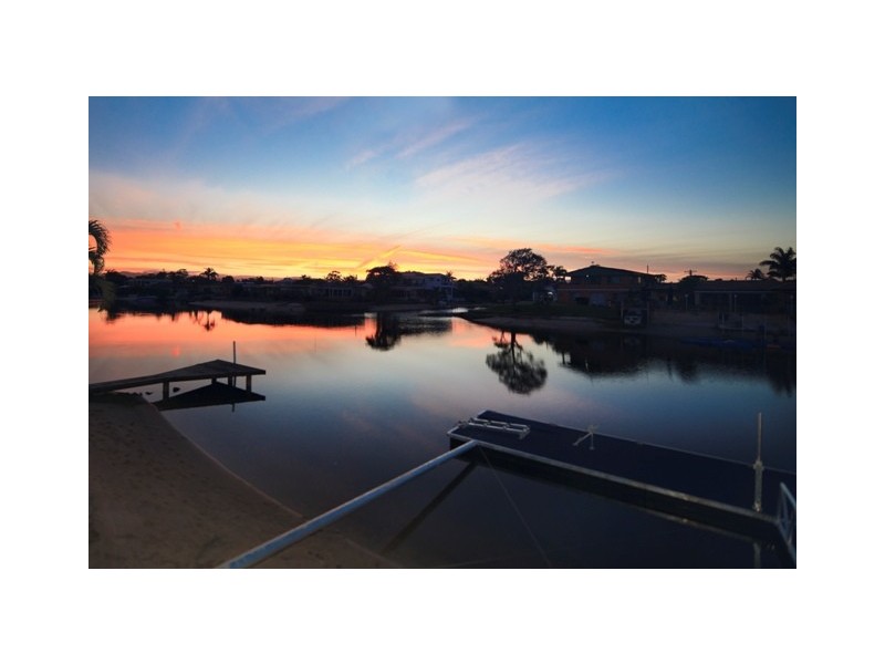 17 Mexicali Court, Broadbeach Waters QLD 4218