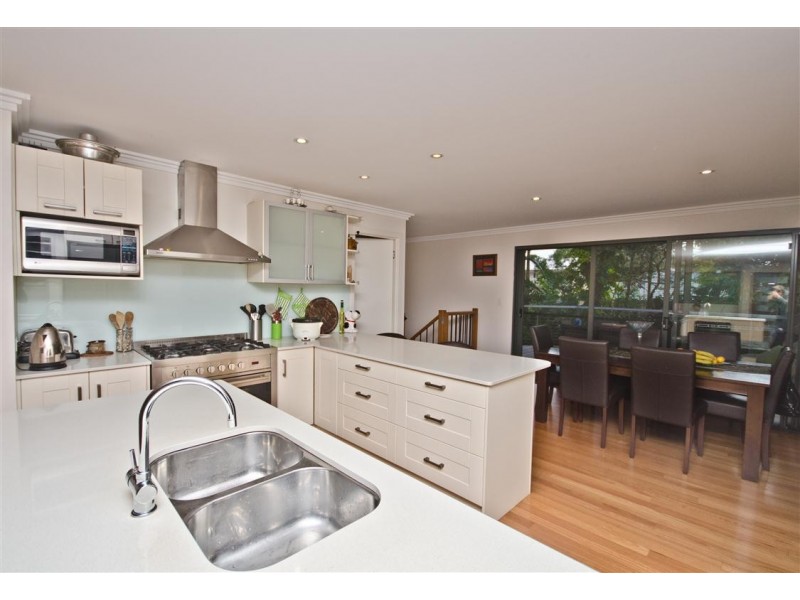 36 Kuranga Avenue, Southport QLD 4215