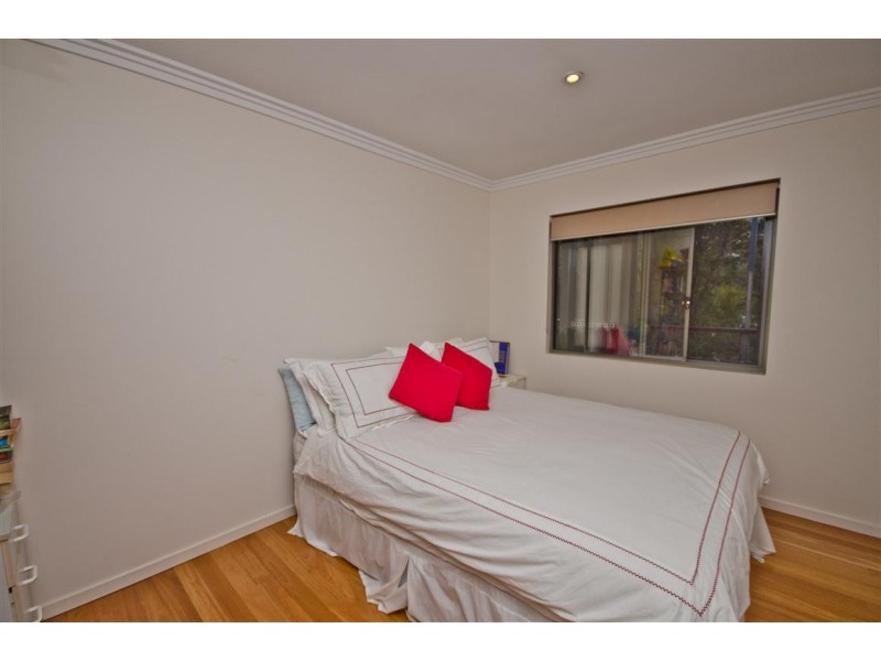 36 Kuranga Avenue, Southport QLD 4215