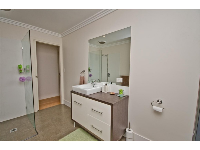 36 Kuranga Avenue, Southport QLD 4215