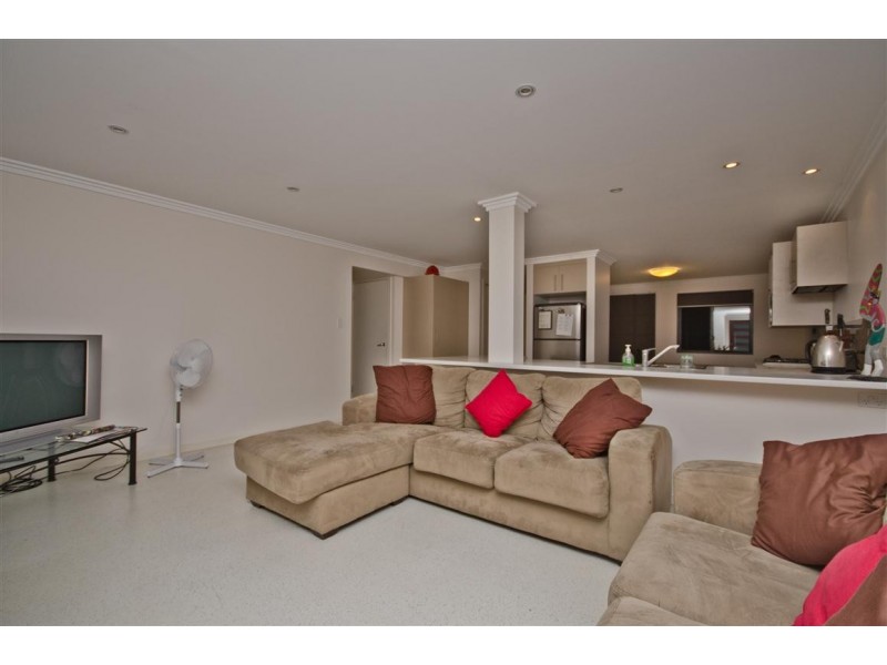 36 Kuranga Avenue, Southport QLD 4215