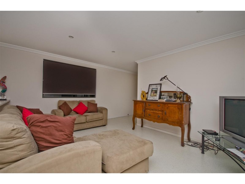 36 Kuranga Avenue, Southport QLD 4215