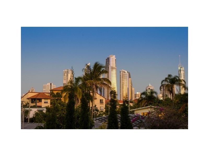 1/37 Anembo Street, Chevron Island QLD 4217