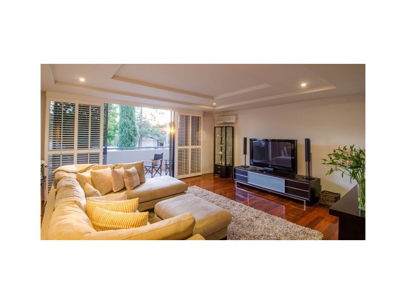 1/37 Anembo Street, Chevron Island QLD 4217