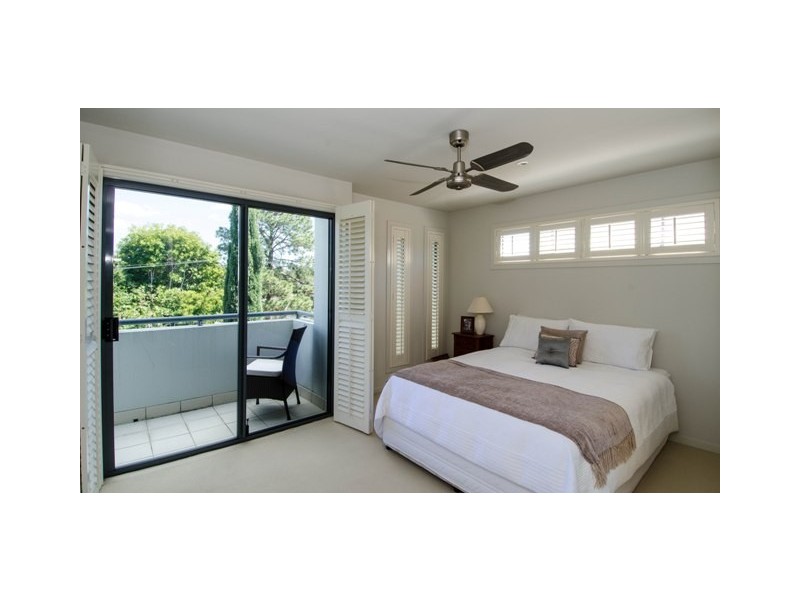 1/37 Anembo Street, Chevron Island QLD 4217