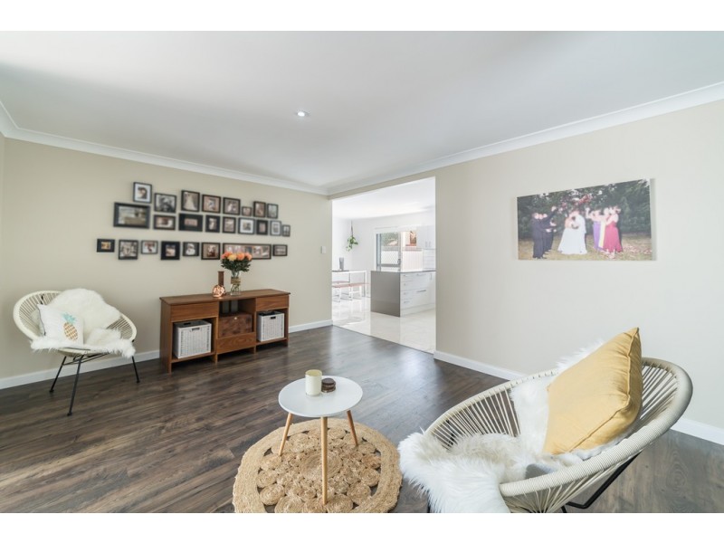9 Dunbarton Avenue, Sorrento QLD 4217