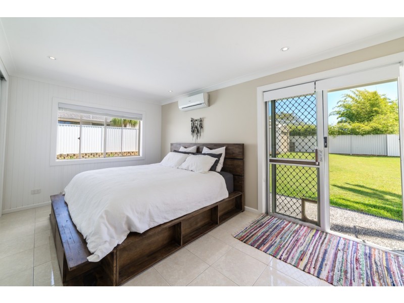 9 Dunbarton Avenue, Sorrento QLD 4217