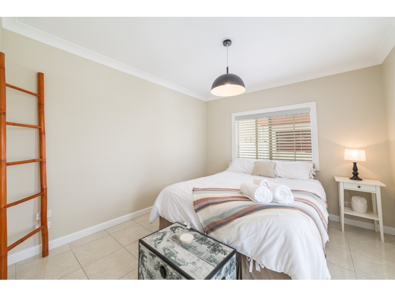 9 Dunbarton Avenue, Sorrento QLD 4217