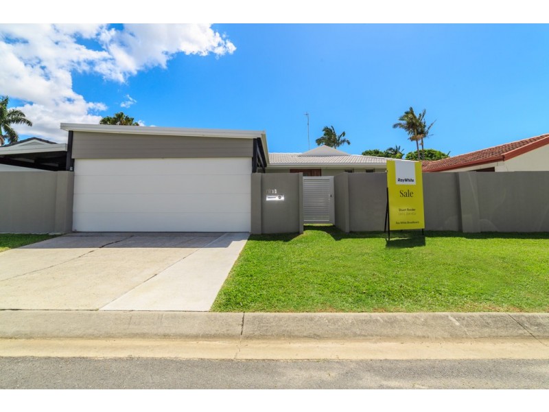 9 Dunbarton Avenue, Sorrento QLD 4217