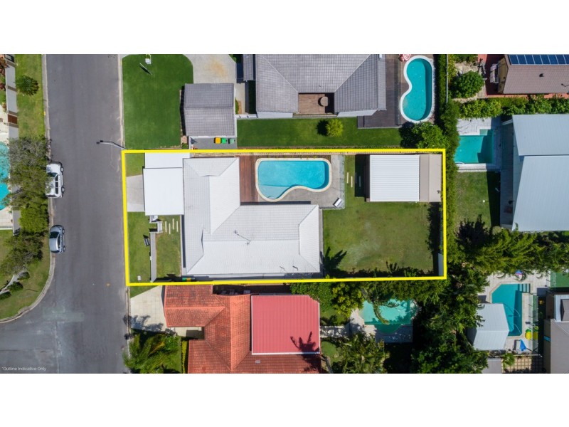 9 Dunbarton Avenue, Sorrento QLD 4217