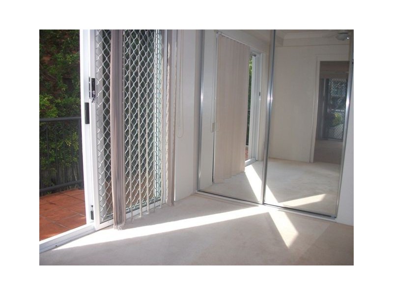 4/3 Federation Avenue, Broadbeach QLD 4218