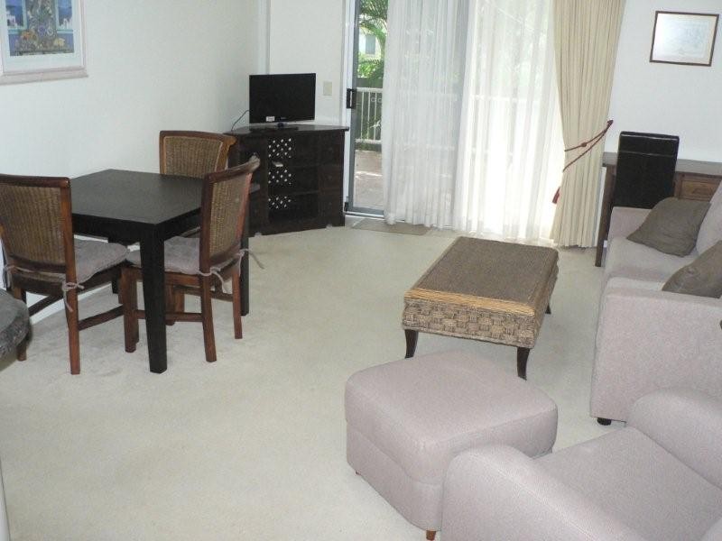 103/8 Philip Avenue, Broadbeach QLD 4218