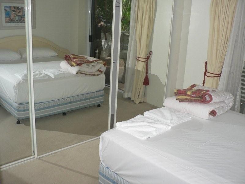 103/8 Philip Avenue, Broadbeach QLD 4218