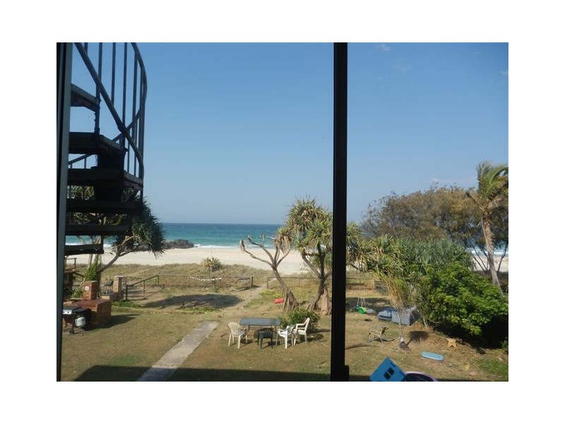 2/2A Twenty First Avenue, Palm Beach QLD 4221