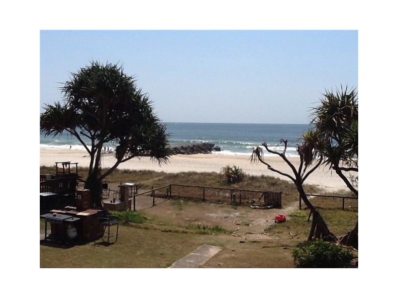 2/2A Twenty First Avenue, Palm Beach QLD 4221