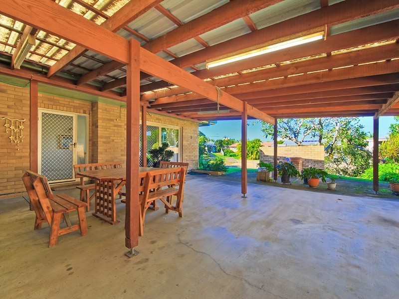 4 Ensenada Court, Broadbeach Waters QLD 4218