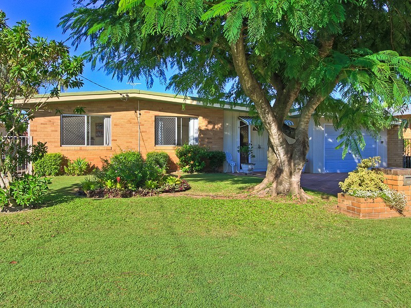 4 Ensenada Court, Broadbeach Waters QLD 4218