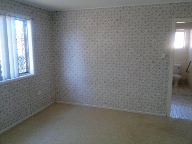 4 Ensenada Court, Broadbeach Waters QLD 4218