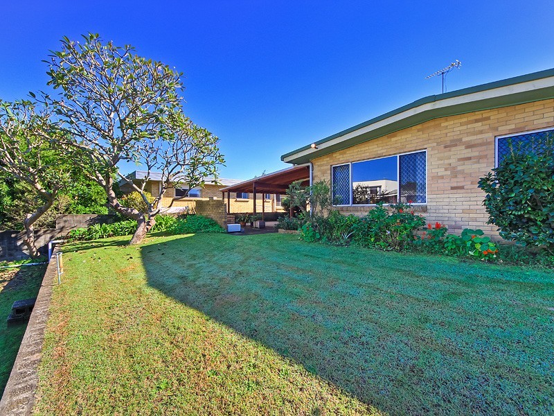 4 Ensenada Court, Broadbeach Waters QLD 4218