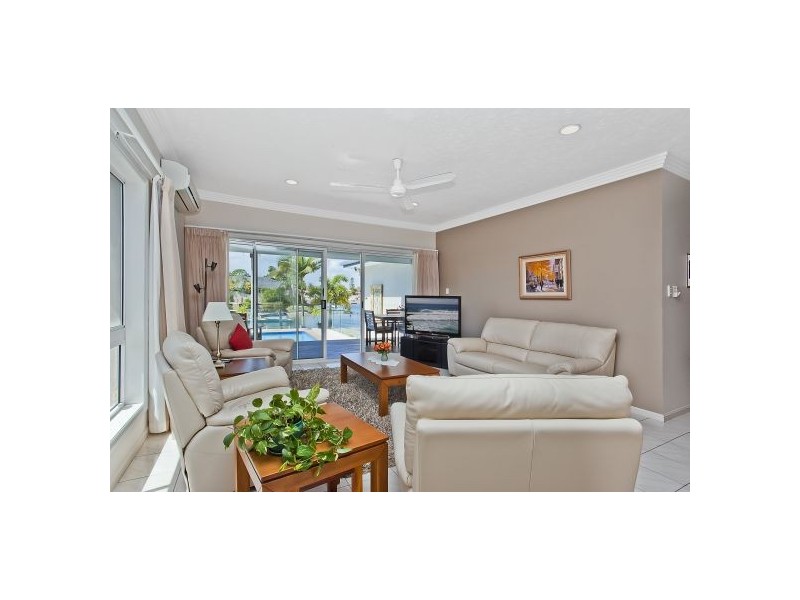 167 Campbell Street, Sorrento QLD 4217