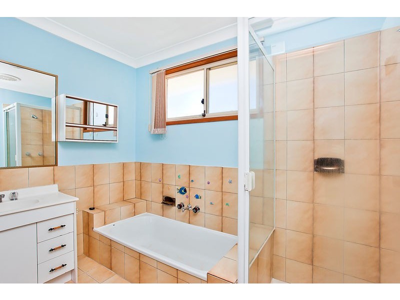 1/11 Sunbird Street, Burleigh Waters QLD 4220