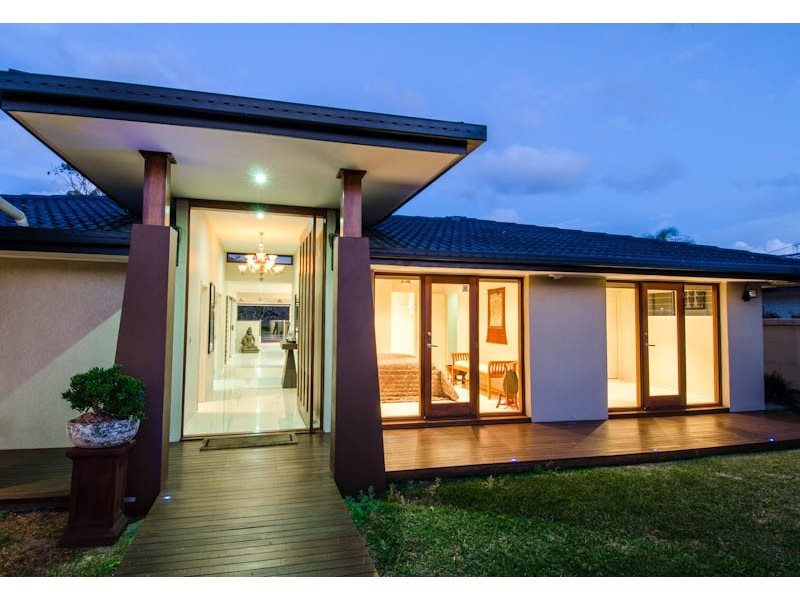 14 Andrea Avenue, Broadbeach Waters QLD 4218