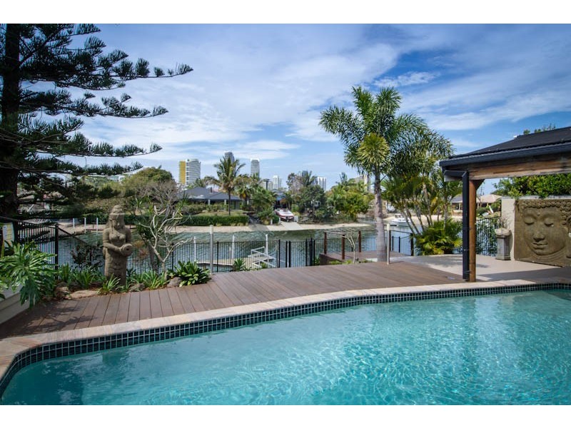 14 Andrea Avenue, Broadbeach Waters QLD 4218