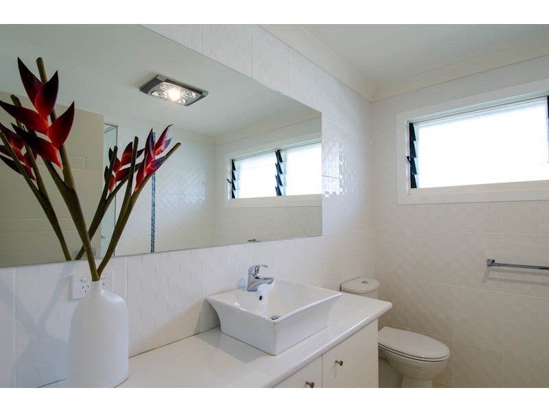 14 Andrea Avenue, Broadbeach Waters QLD 4218