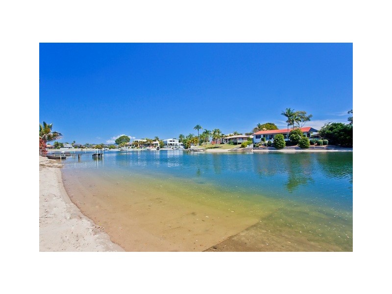 22 Welby Street, Broadbeach Waters QLD 4218