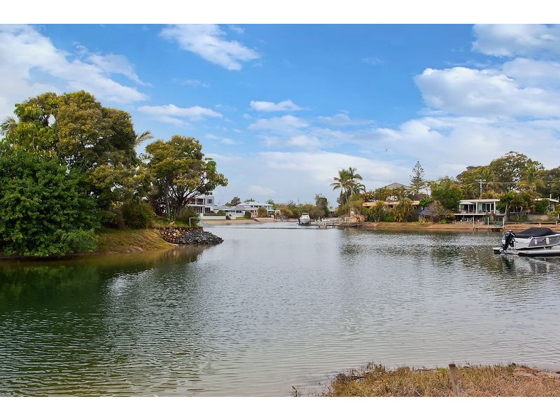 24 Pearl Key, Broadbeach Waters QLD 4218