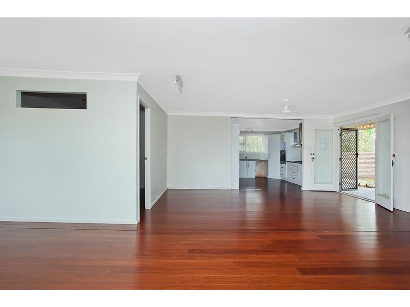 24 Pearl Key, Broadbeach Waters QLD 4218