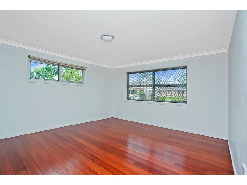 24 Pearl Key, Broadbeach Waters QLD 4218