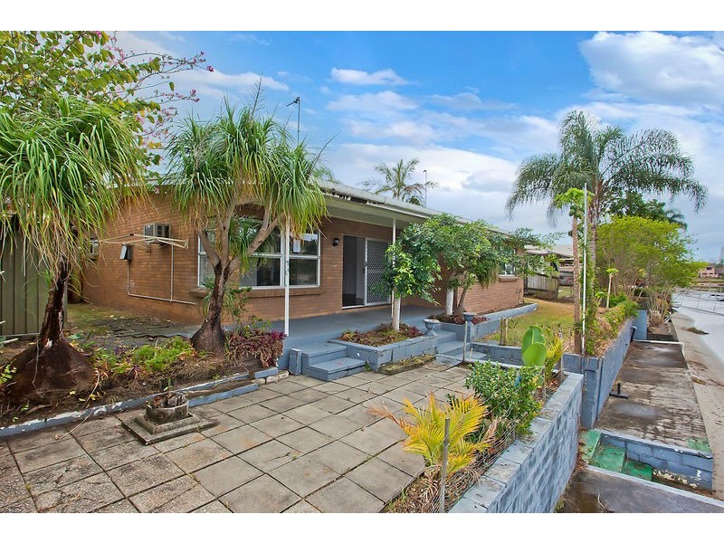 24 Pearl Key, Broadbeach Waters QLD 4218