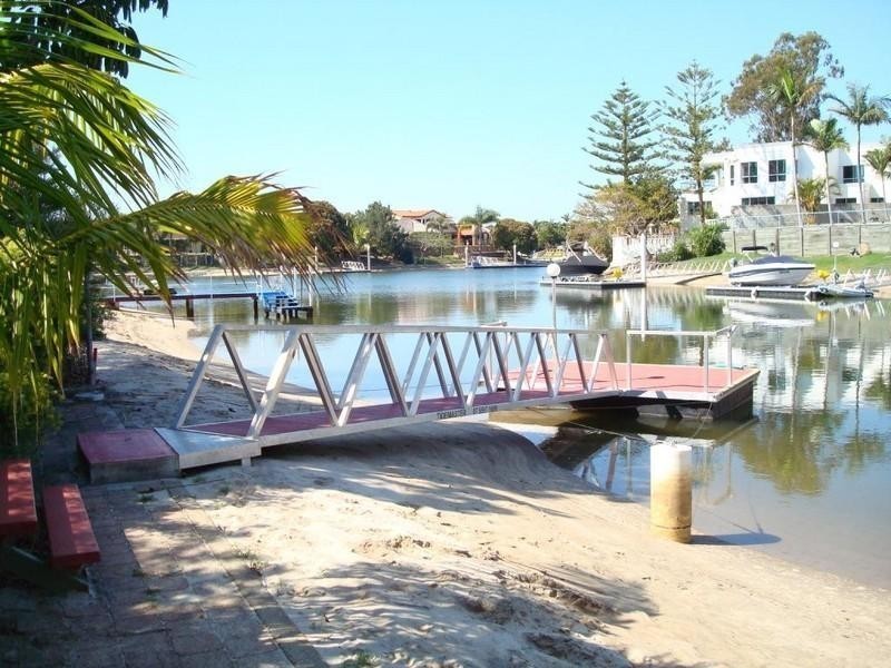 73 River Crescent, Broadbeach Waters QLD 4218