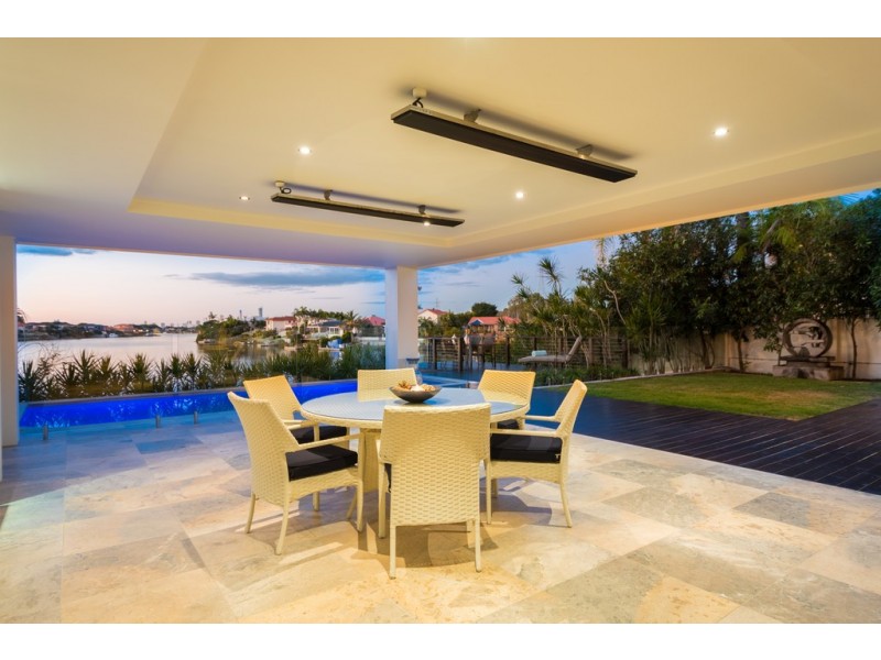 9 Clipper Boulevard, Clear Island Waters QLD 4226