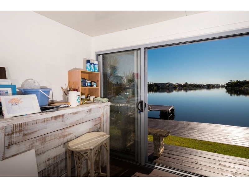 9 Clipper Boulevard, Clear Island Waters QLD 4226