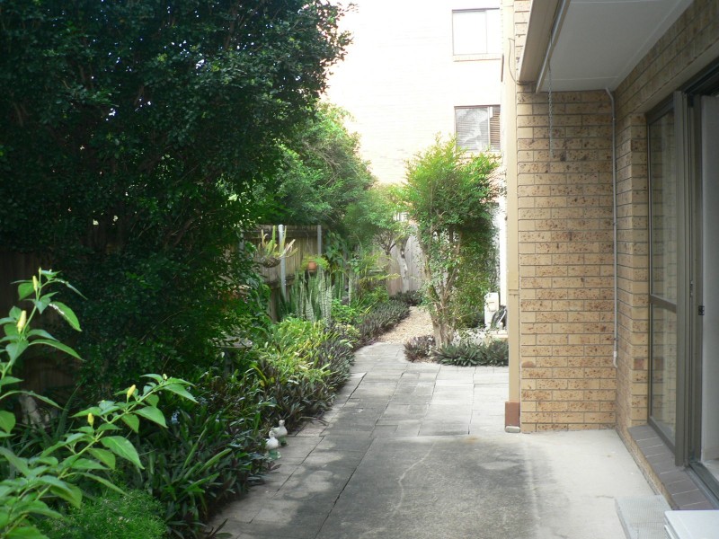 2/53 Bayview Street, Runaway Bay QLD 4216