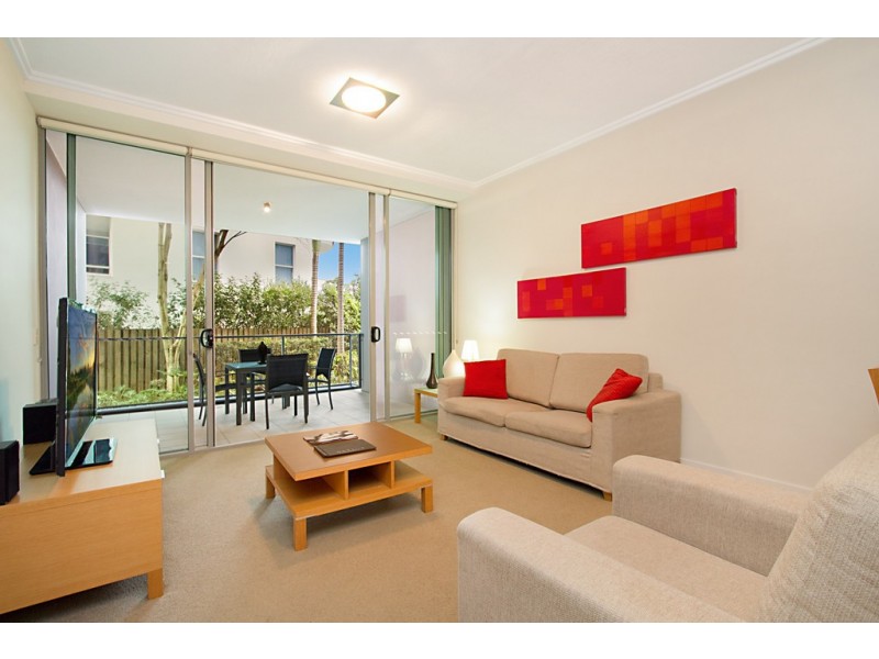 2002 Freshwater Point 33 TE Peters Drive, Broadbeach Waters QLD 4218