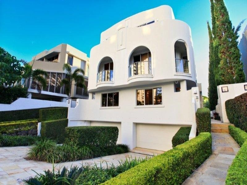 2/42 Tedder Avenue, Main Beach QLD 4217