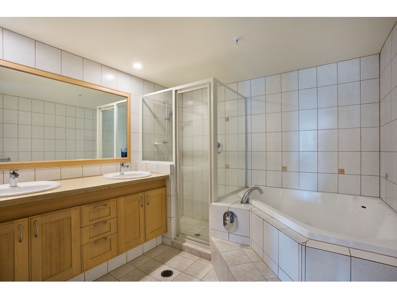 17 ‘Oceana on Broadbeach’ 100 Old Burleigh Road, Broadbeach QLD 4218