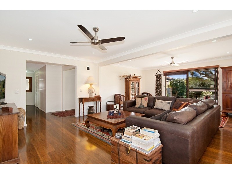 12 Rudder Court, Mermaid Waters QLD 4218